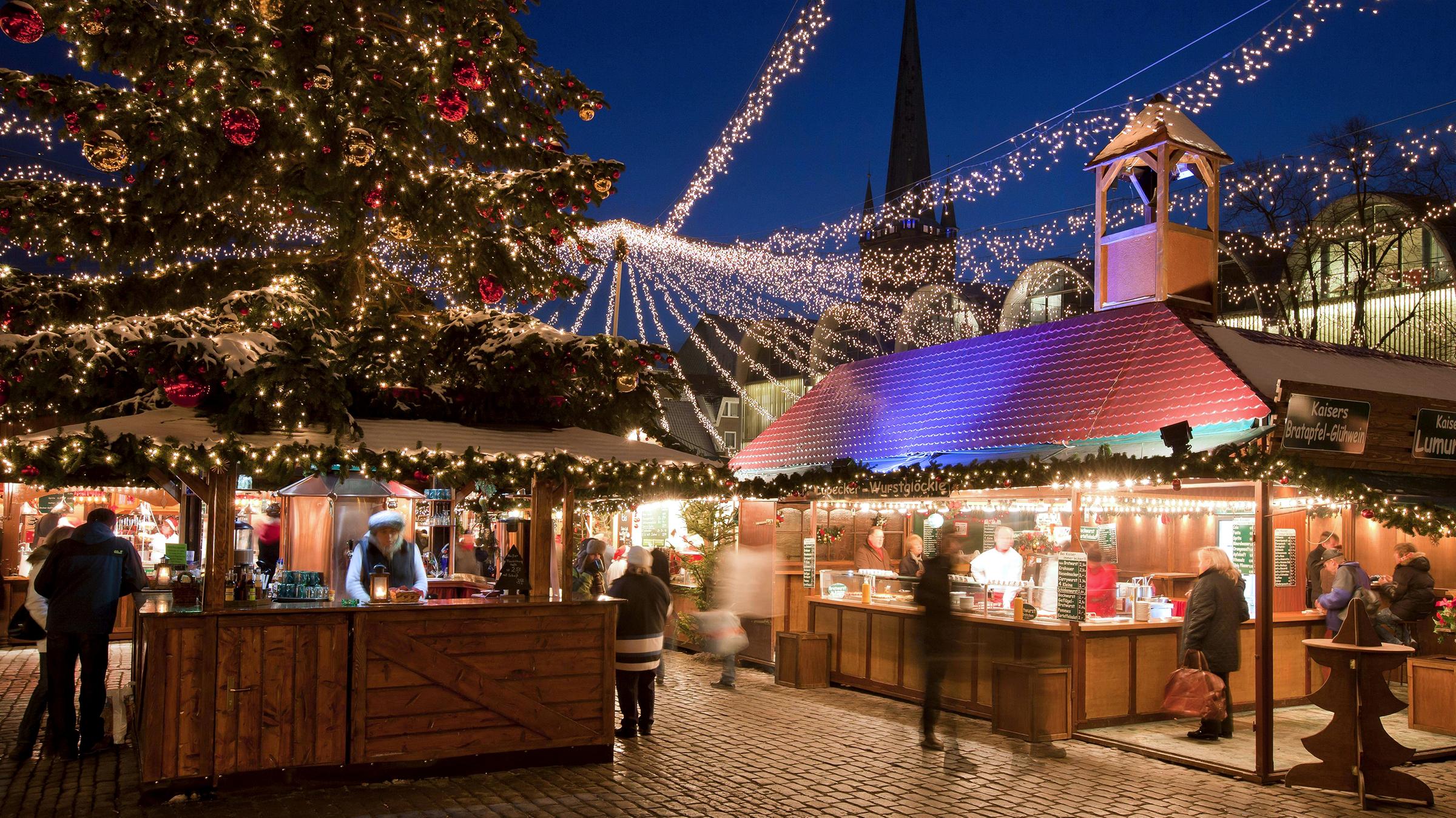 weihnachtsmarkt-luebeck-100~2400x1350-2792544239